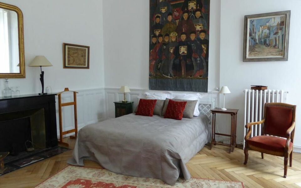 A l'ombre des arènes,Chambre d'Hôte, a Design Boutique