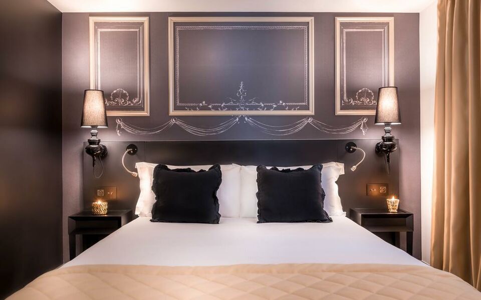 Hotel Beauchamps Rue De Ponthieu Paris France Hotel Beauchamps Rue De Ponthieu Paris France