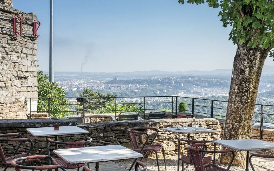 L'Ermitage Hôtel Cuisine-À-Manger, Saint Cyr Au Mont d'Or, Francia