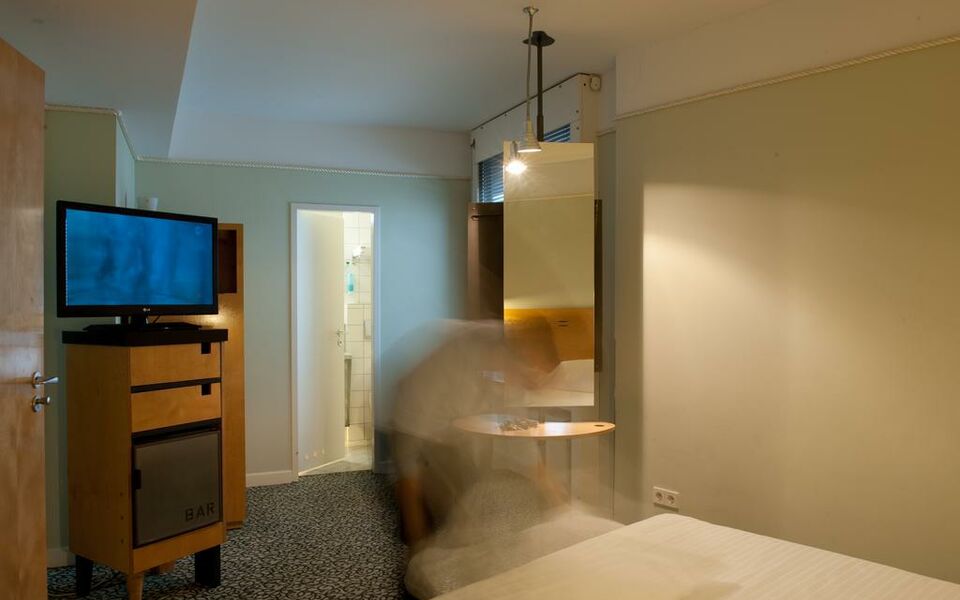 Hotel Cristall In Koln Hotel Cristall In Koln