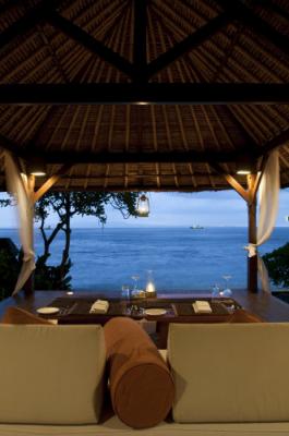 Alila Manggis, Manggis
