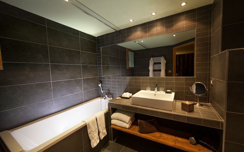 Chalet hotel kaya, a design boutique hotel les menuires, france