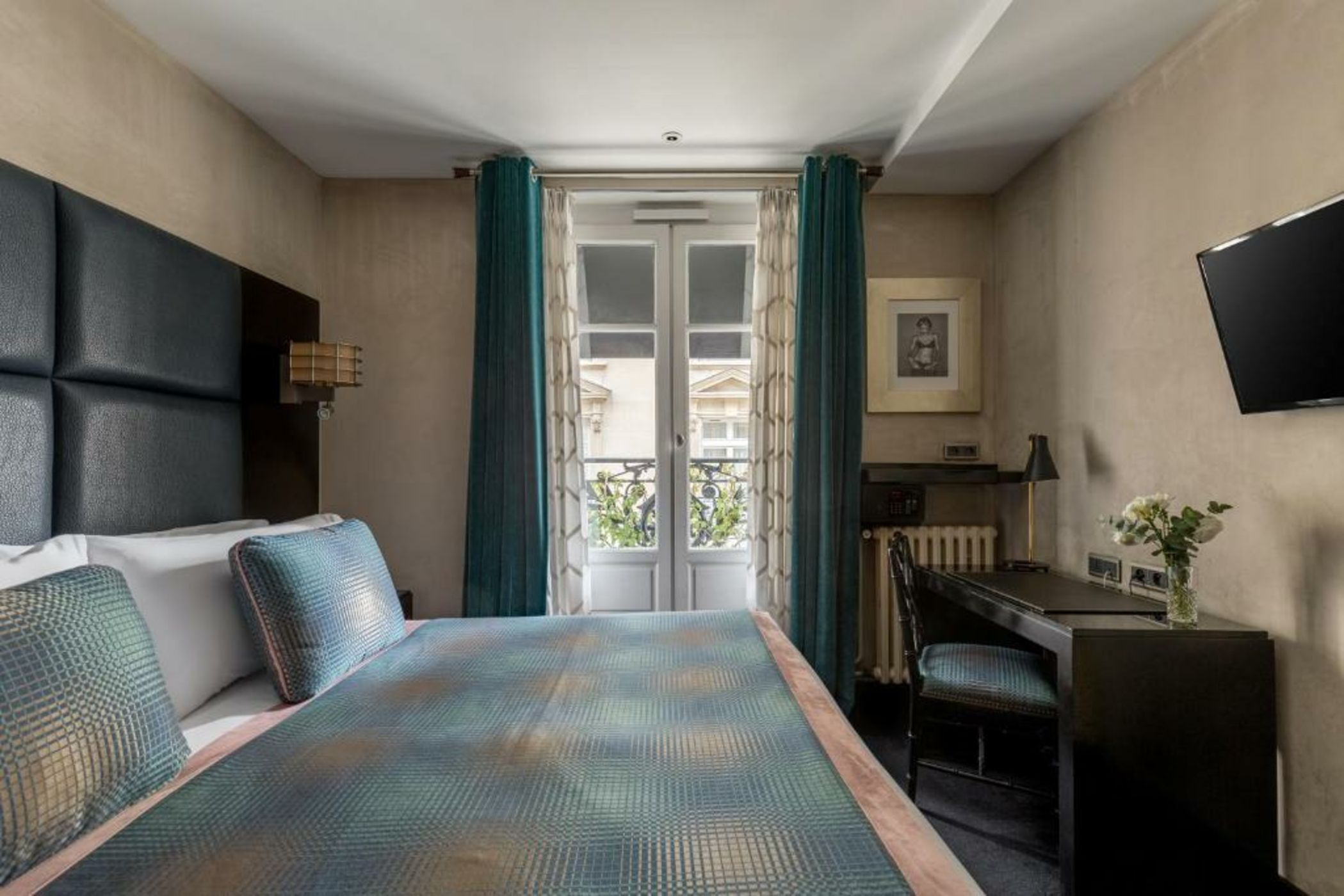 Chalgrin Boutique Hotel