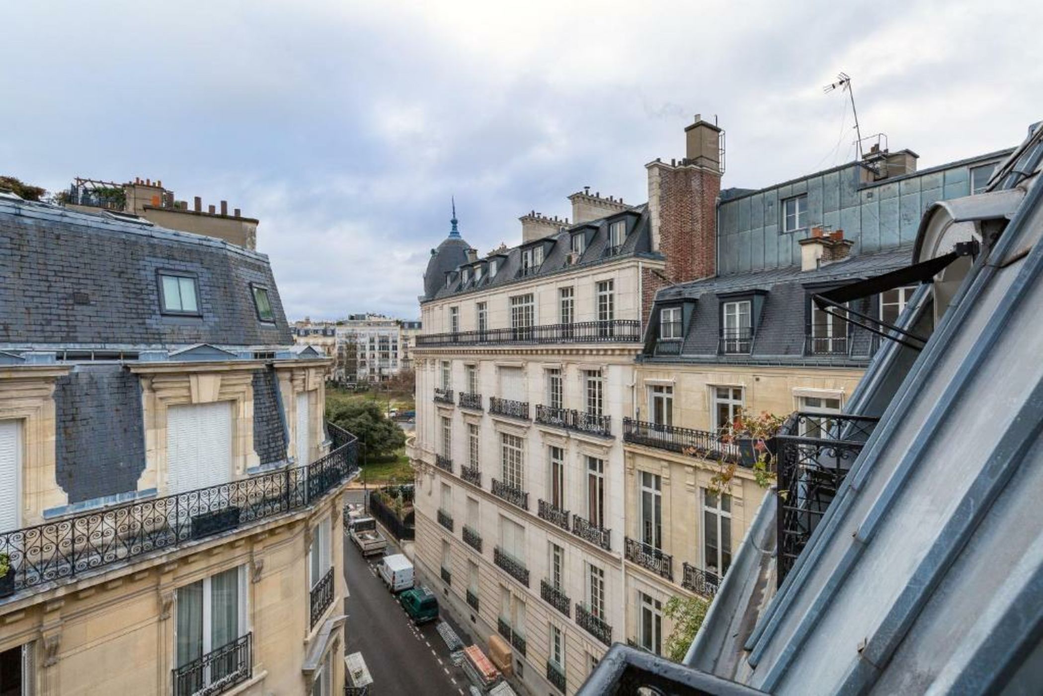 Chalgrin Boutique Hotel