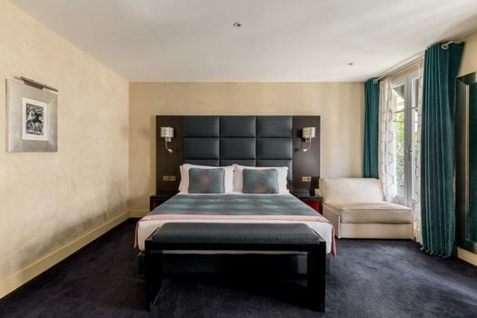 Chalgrin Boutique Hotel