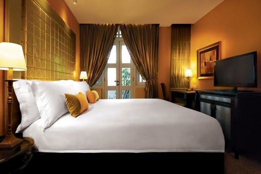 The Scarlet Singapore