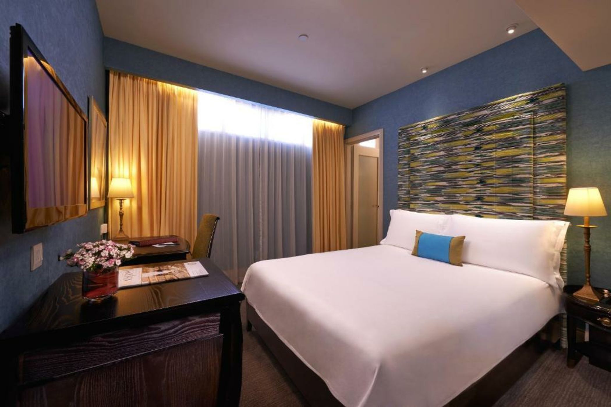 The Scarlet Singapore