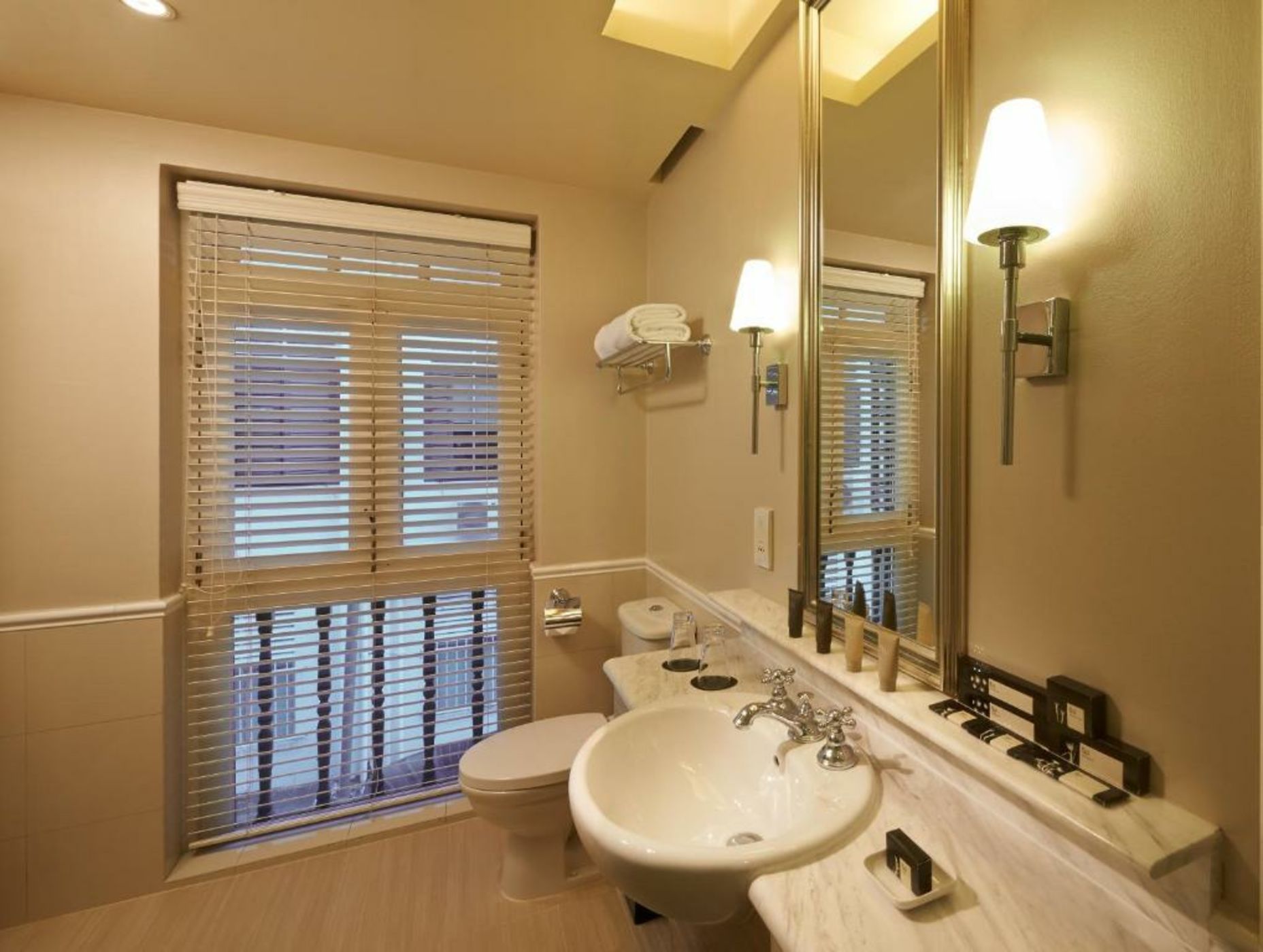 The Scarlet Singapore