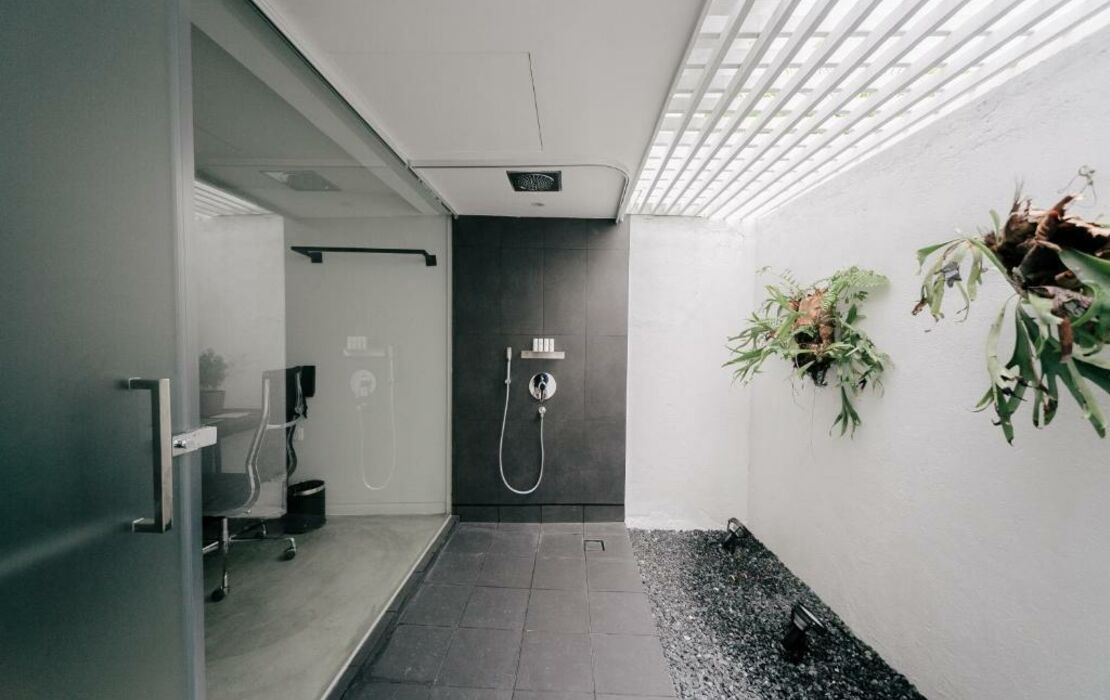 Lloyd's Inn, Singapore, Singapur