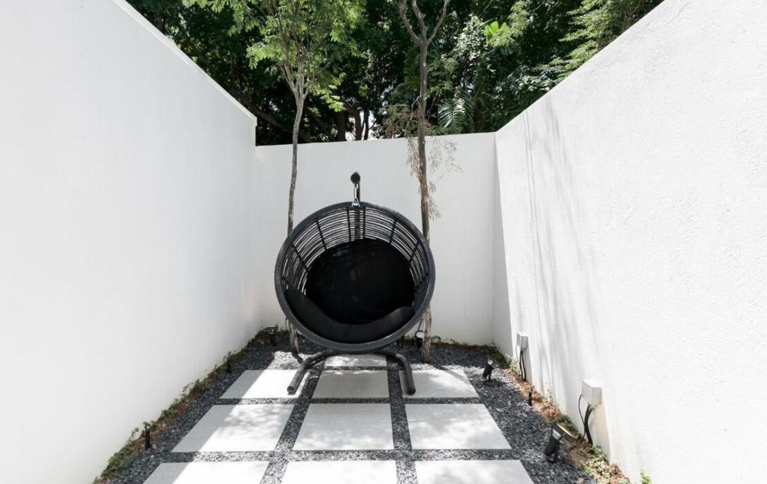 Lloyd's Inn, Singapore, Singapur