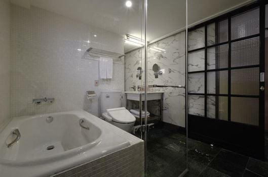 Reddot Hotel