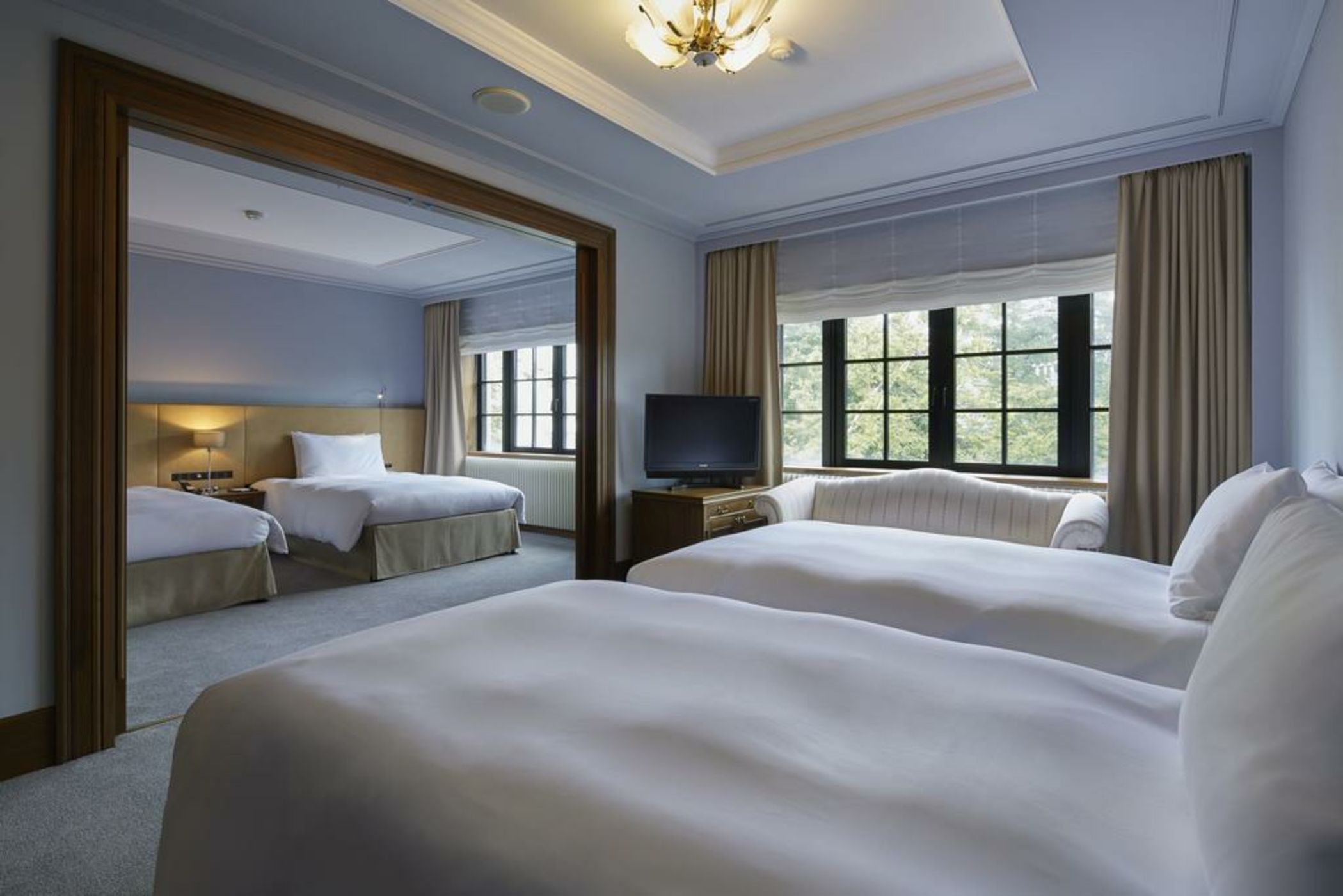 Kyukaruizawa Kikyo, Curio Collection by Hilton