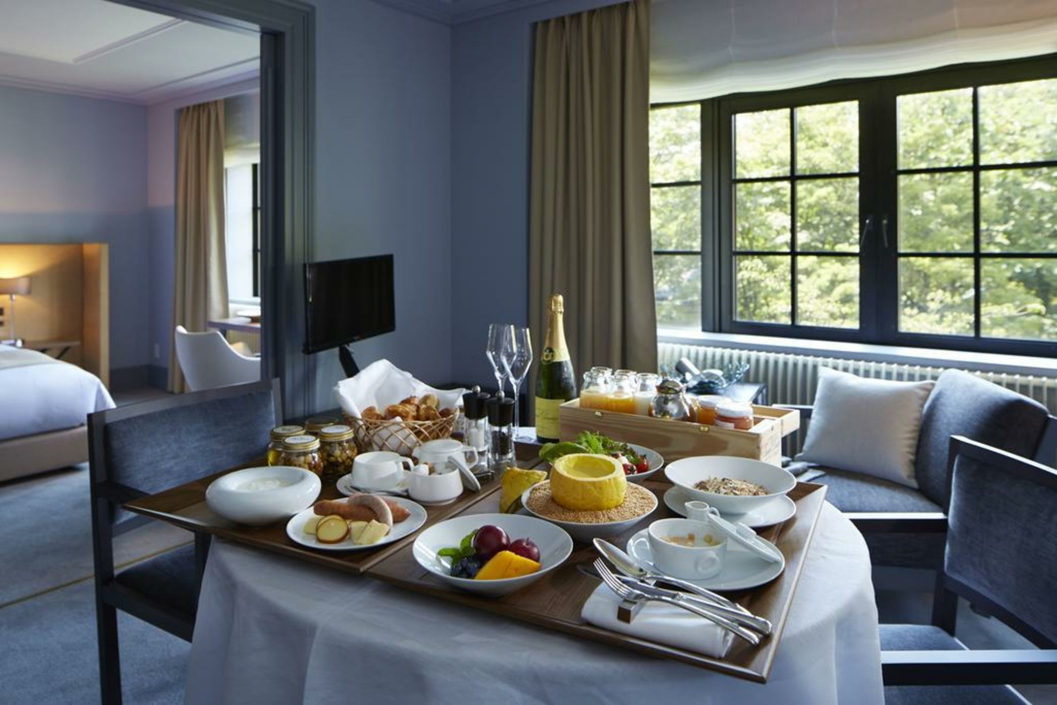 Kyukaruizawa Kikyo, Curio Collection by Hilton