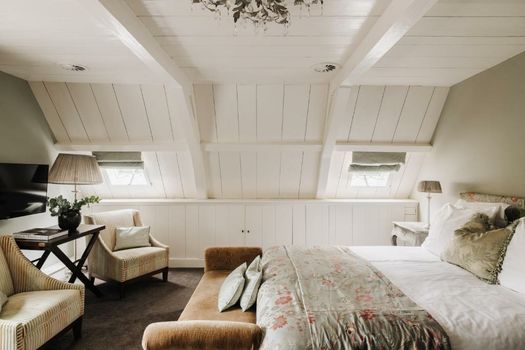 Inn on the Lake