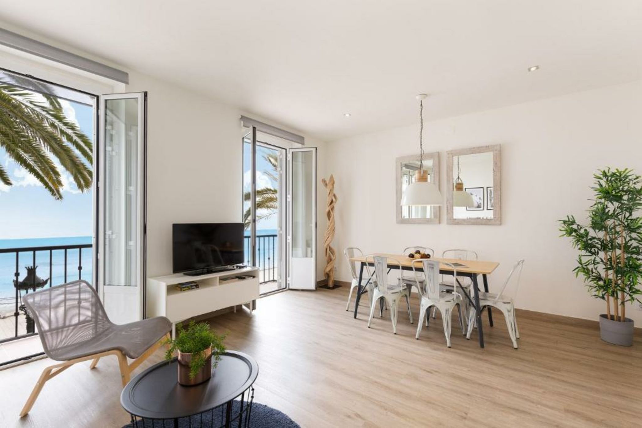 Sitges Group Beach Dreams