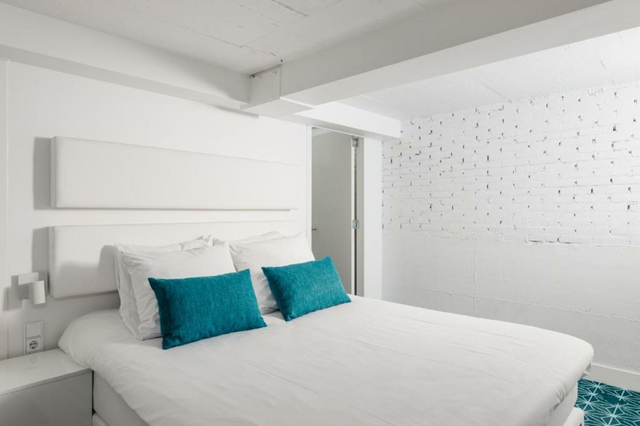 YAYS Amsterdam Salthouse Canal