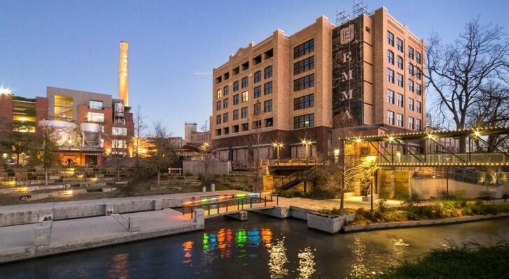 Hotel Emma at Pearl on the Riverwalk