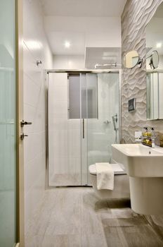 Jules Suites
