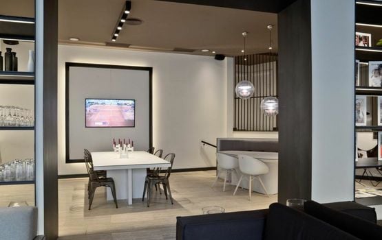 Pol & Grace Hotel