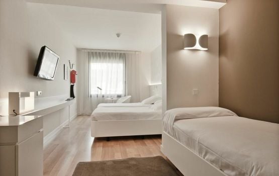 Pol & Grace Hotel