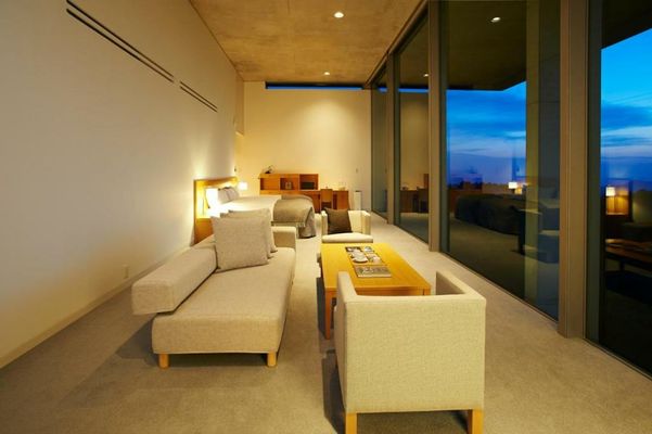SETOUCHI RETREAT AONAGI by Onko Chishin