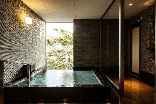 SETOUCHI RETREAT AONAGI by Onko Chishin