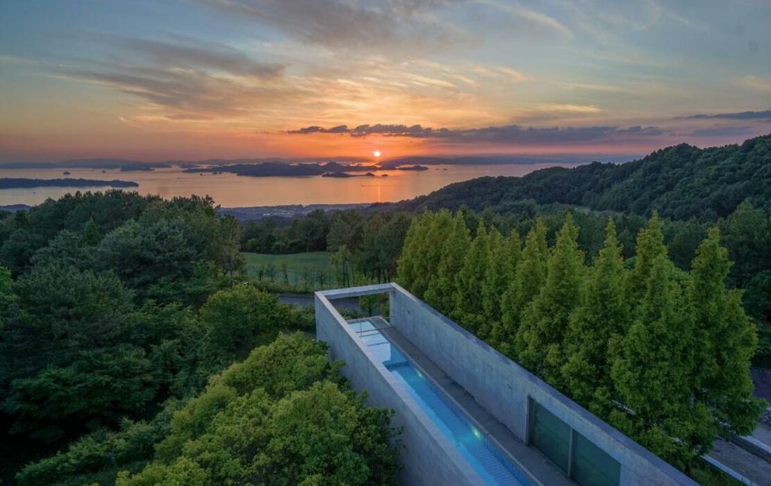 SETOUCHI RETREAT by Onko Chishin