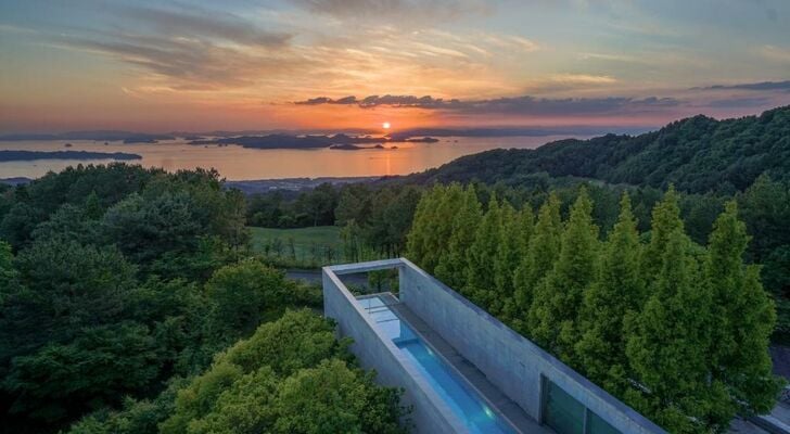 SETOUCHI RETREAT by Onko Chishin