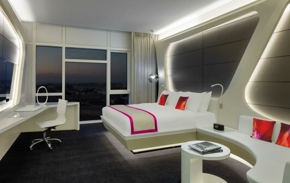 V Hotel Dubai, Curio Collection by Hilton