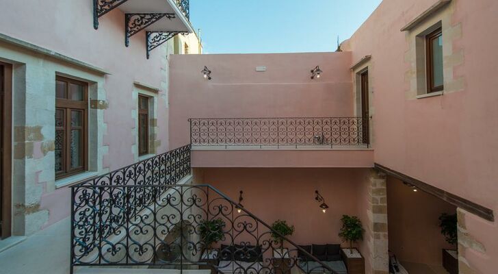Serenissima Boutique Hotel