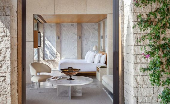 Amanzoe