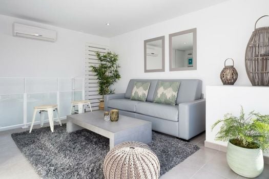Sitges Group Blue&White