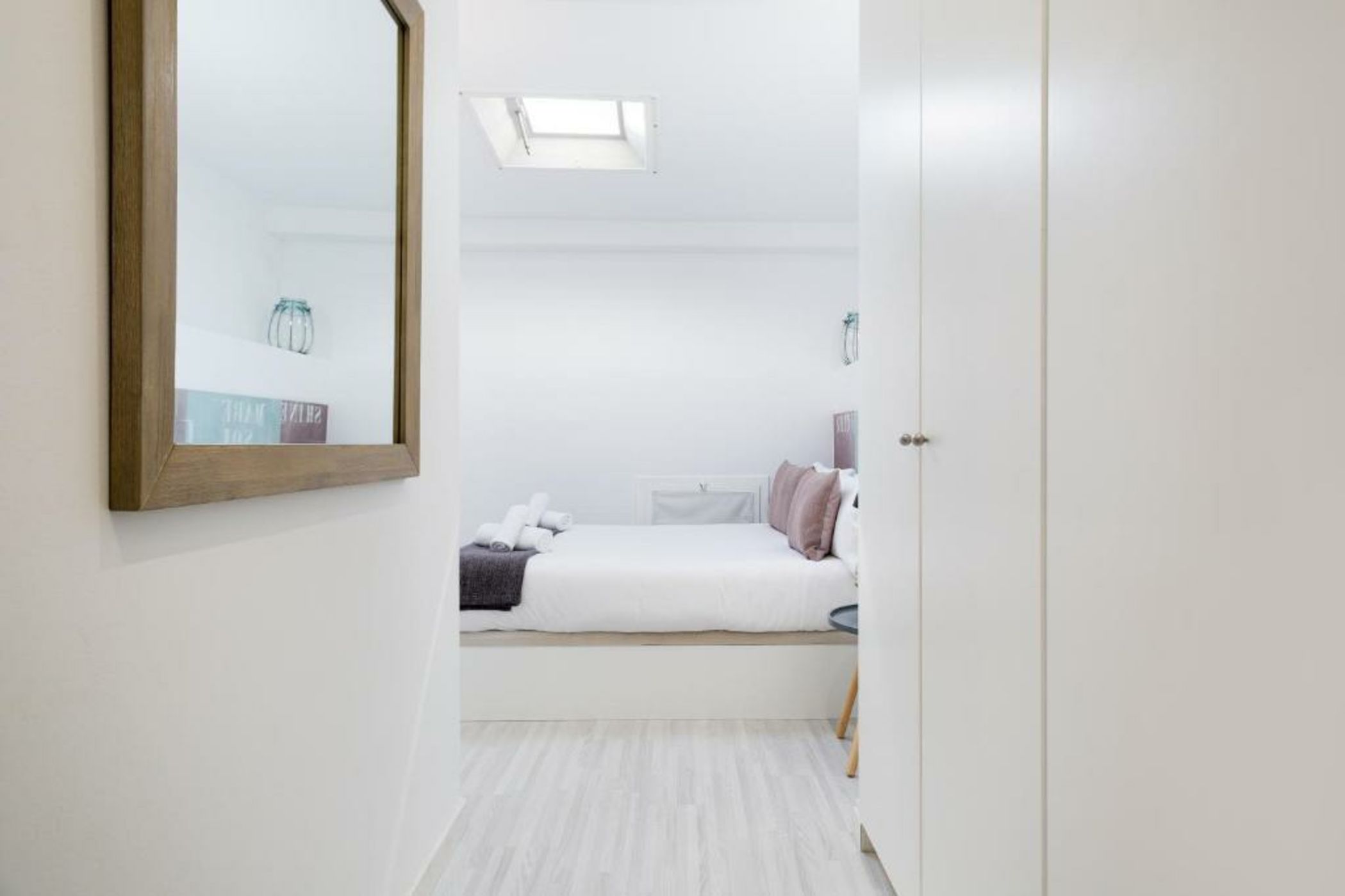 Sitges Group Blue&White