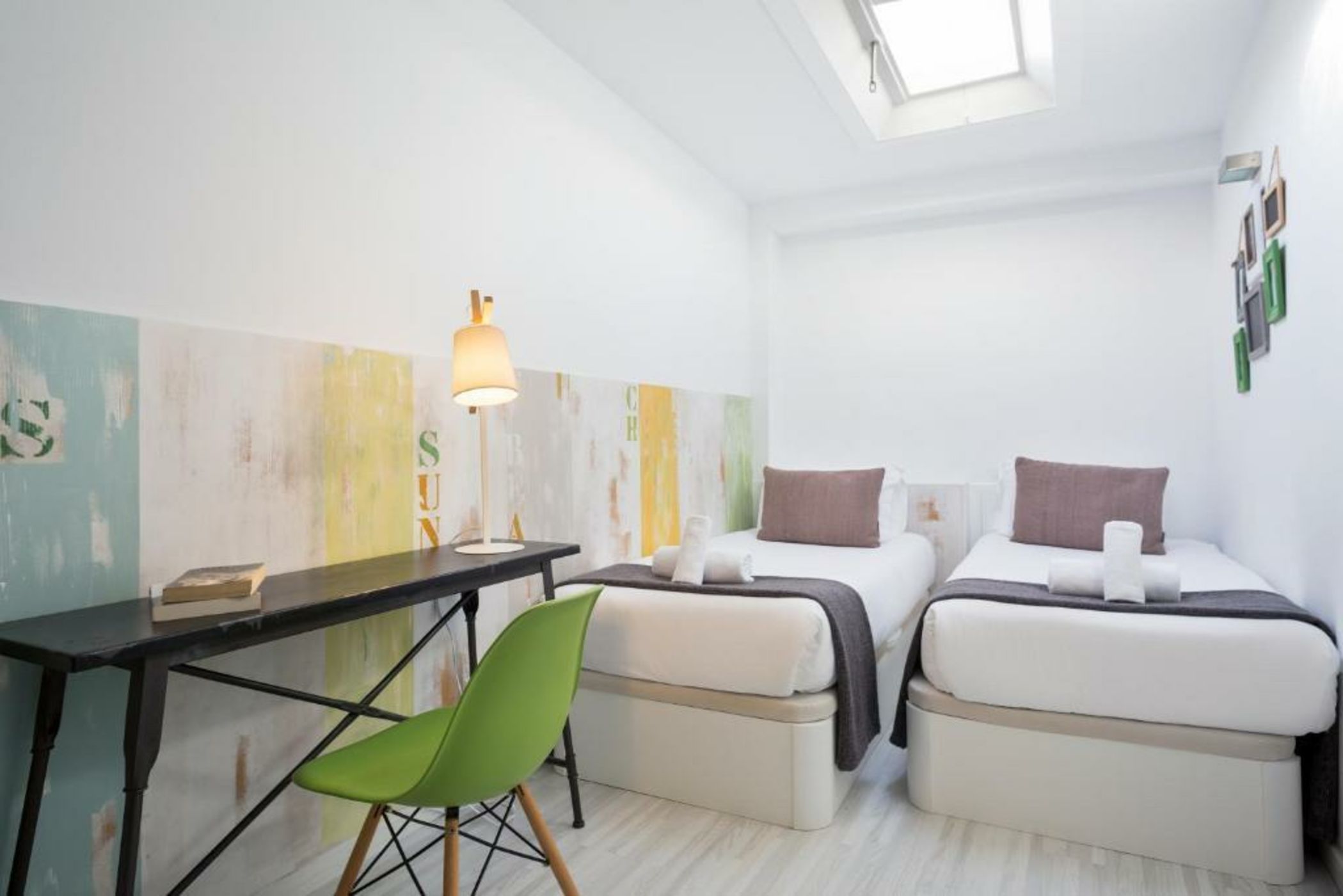 Sitges Group Blue&White