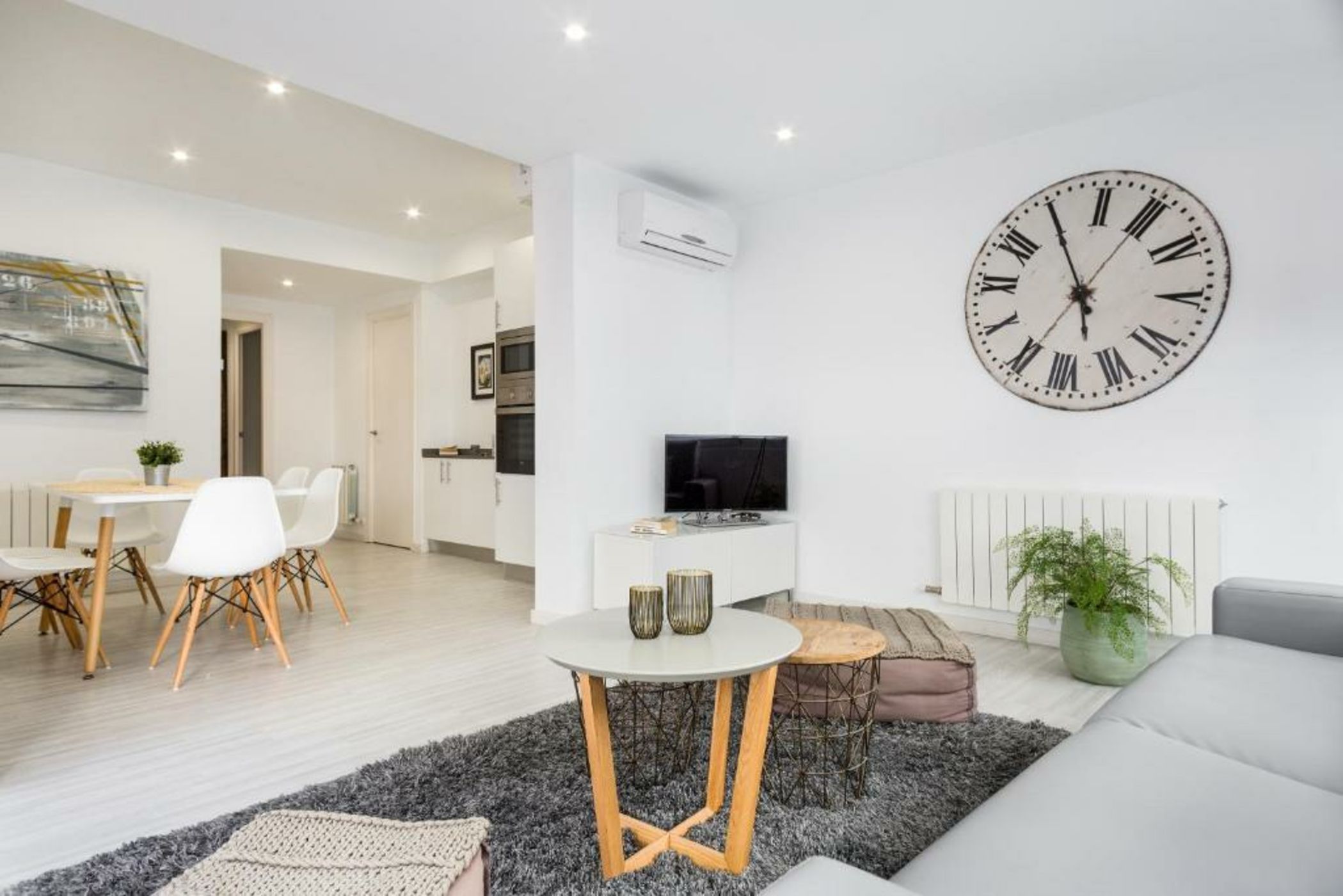 Sitges Group Blue&White