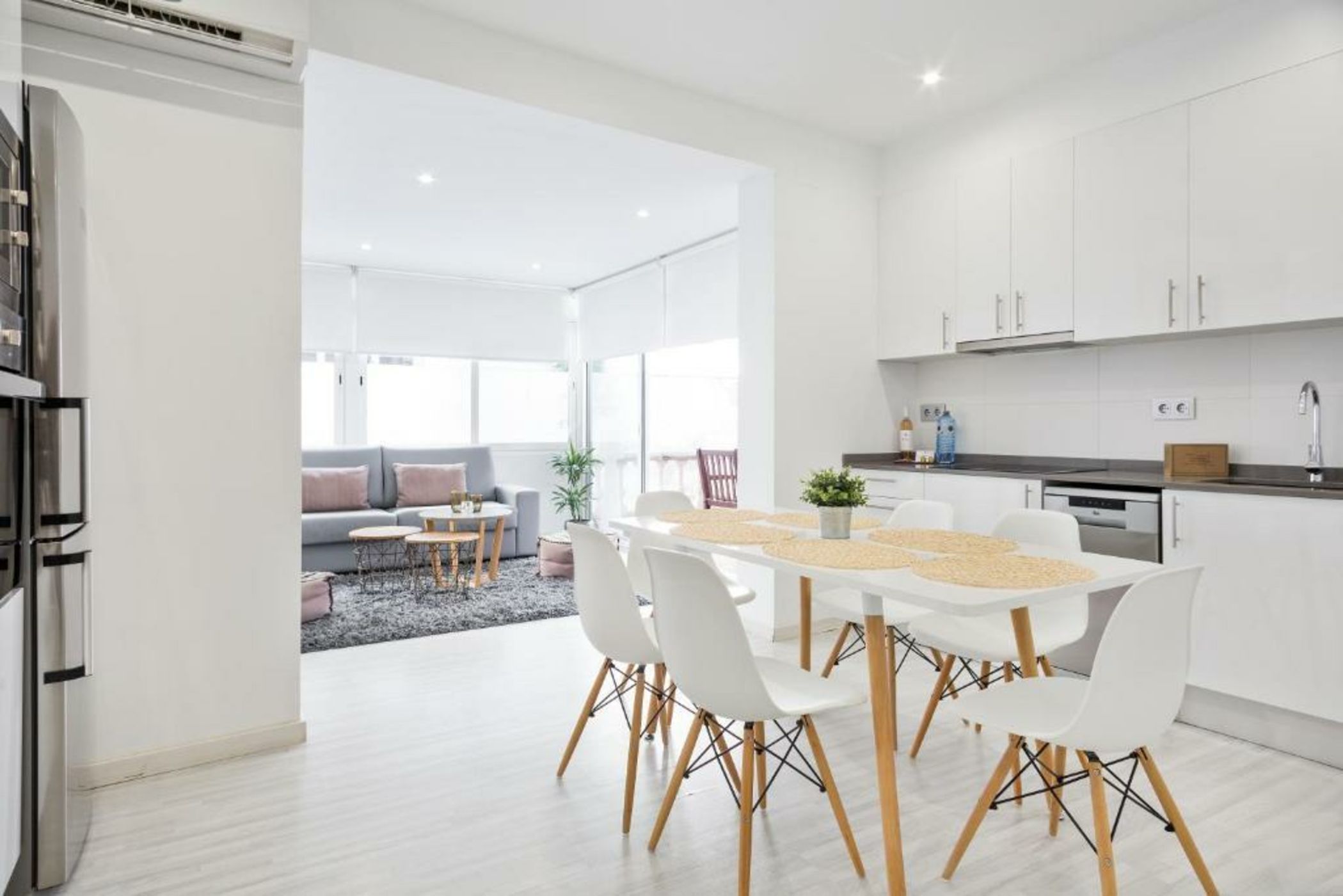 Sitges Group Blue&White