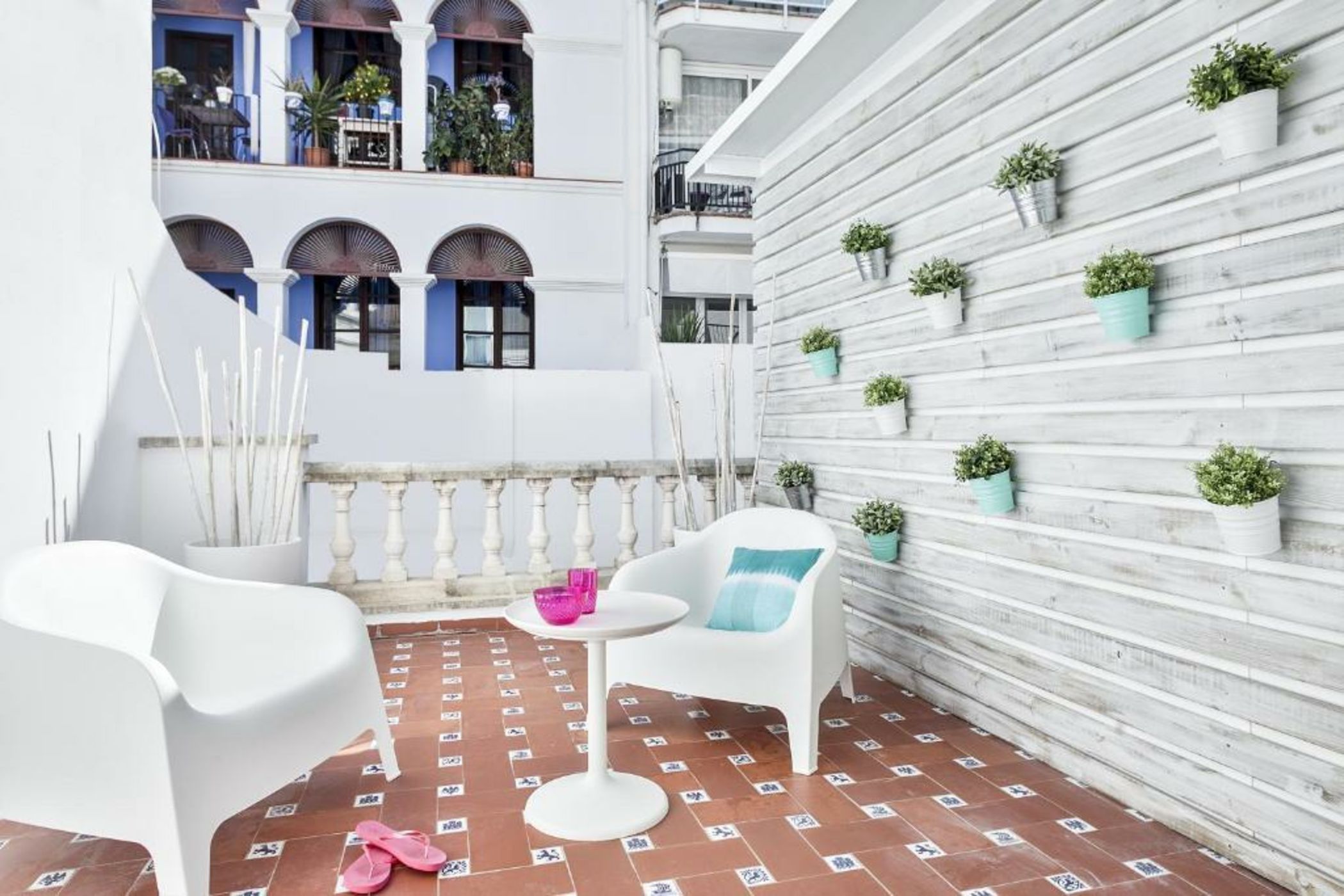 Sitges Group Blue&White