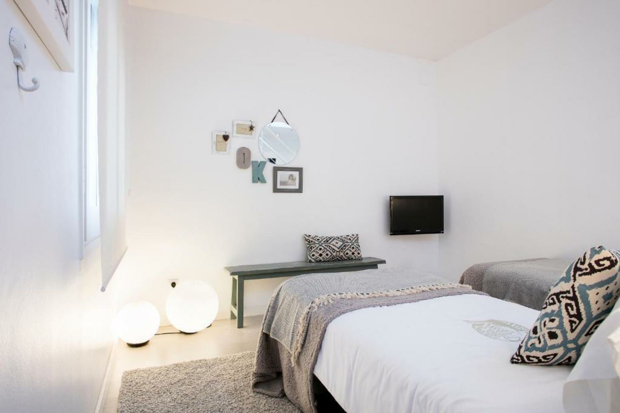 Sitges Group Blue&White