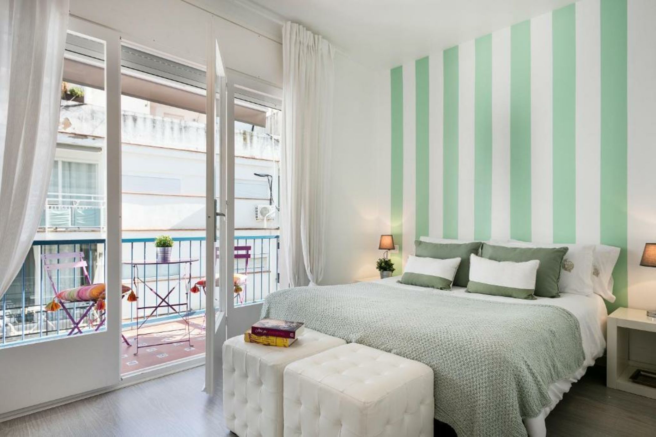 Sitges Group Blue&White