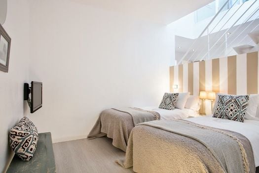 Sitges Group Blue&White