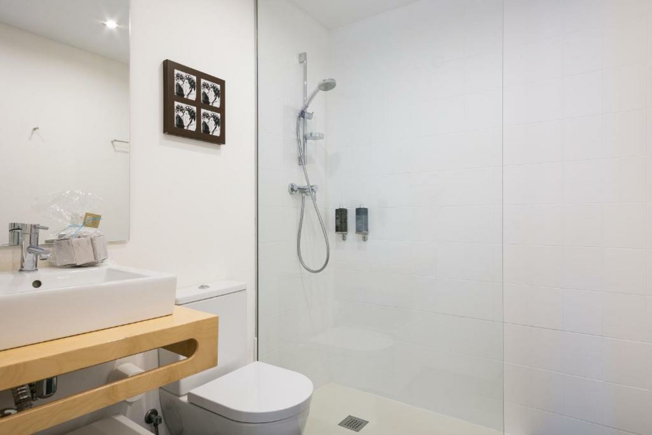 Sitges Group Blue&White