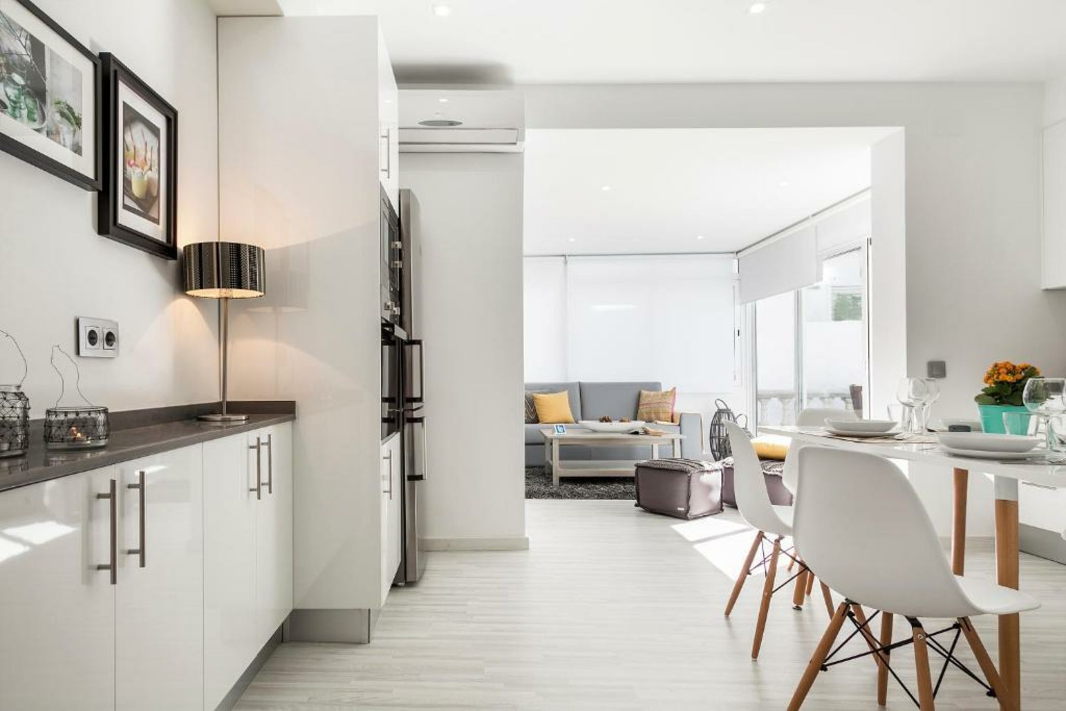 Sitges Group Blue&White