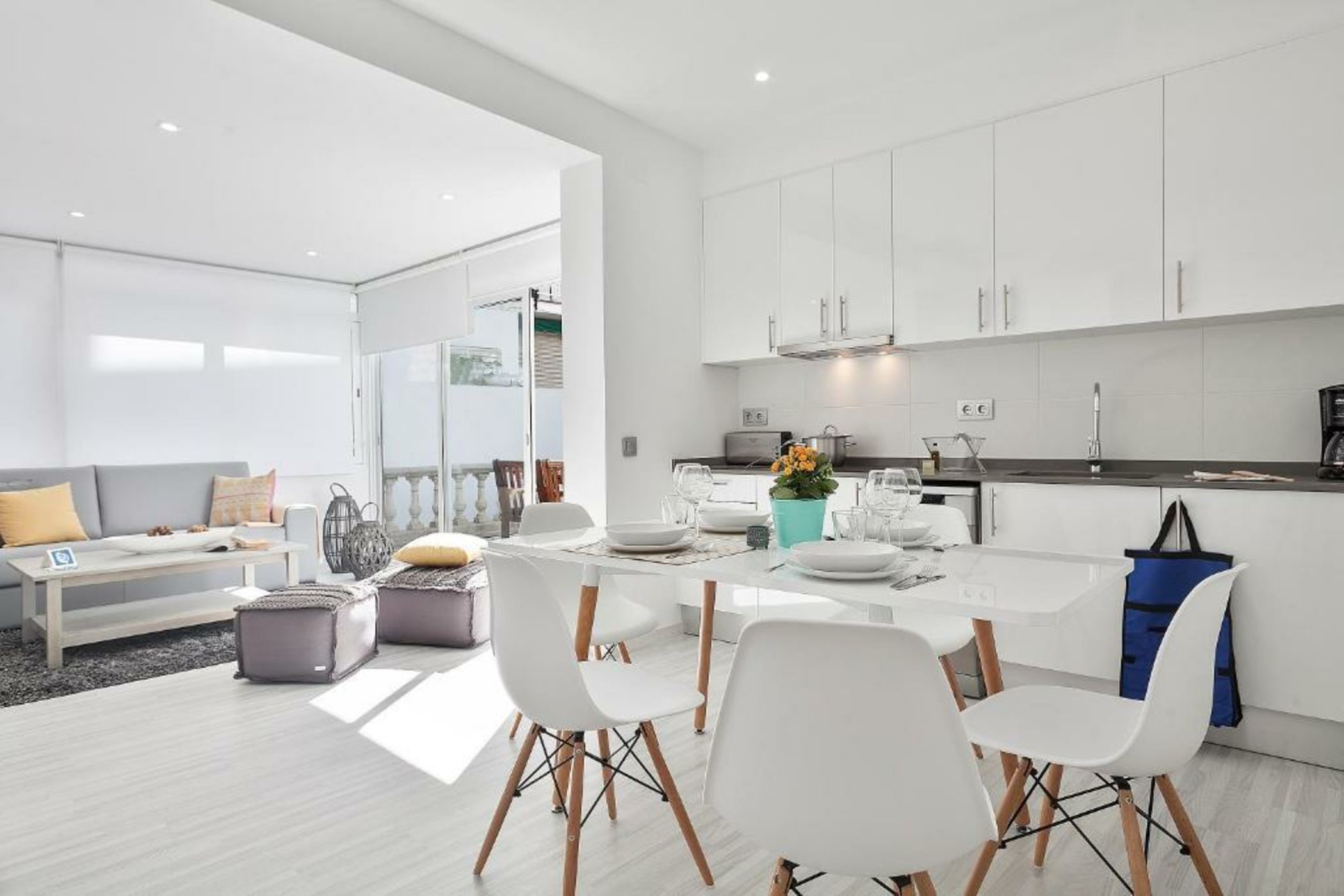 Sitges Group Blue&White