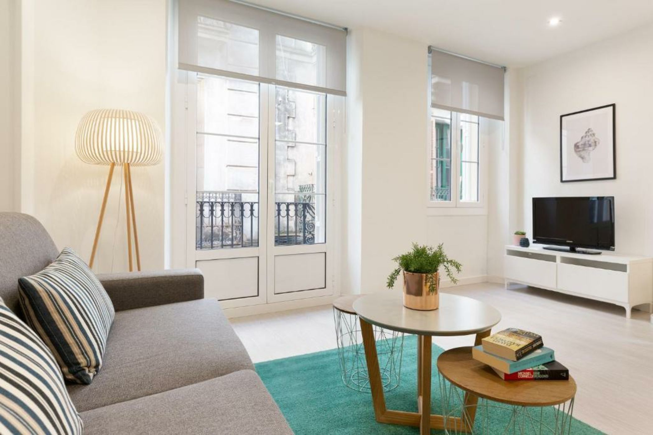 Sitges Group Blue&White