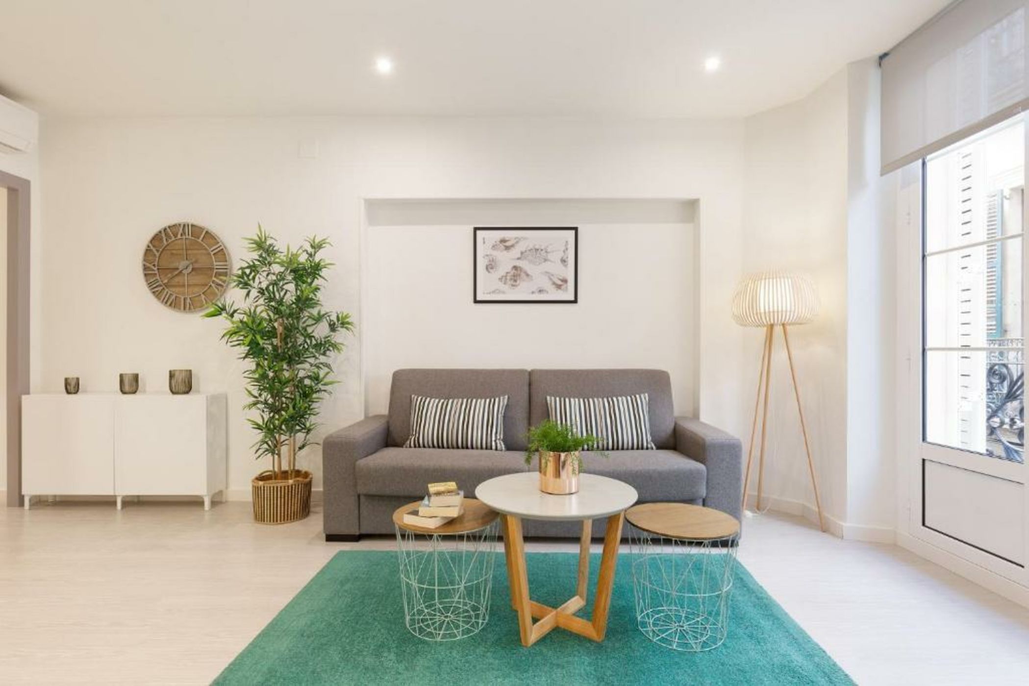 Sitges Group Blue&White