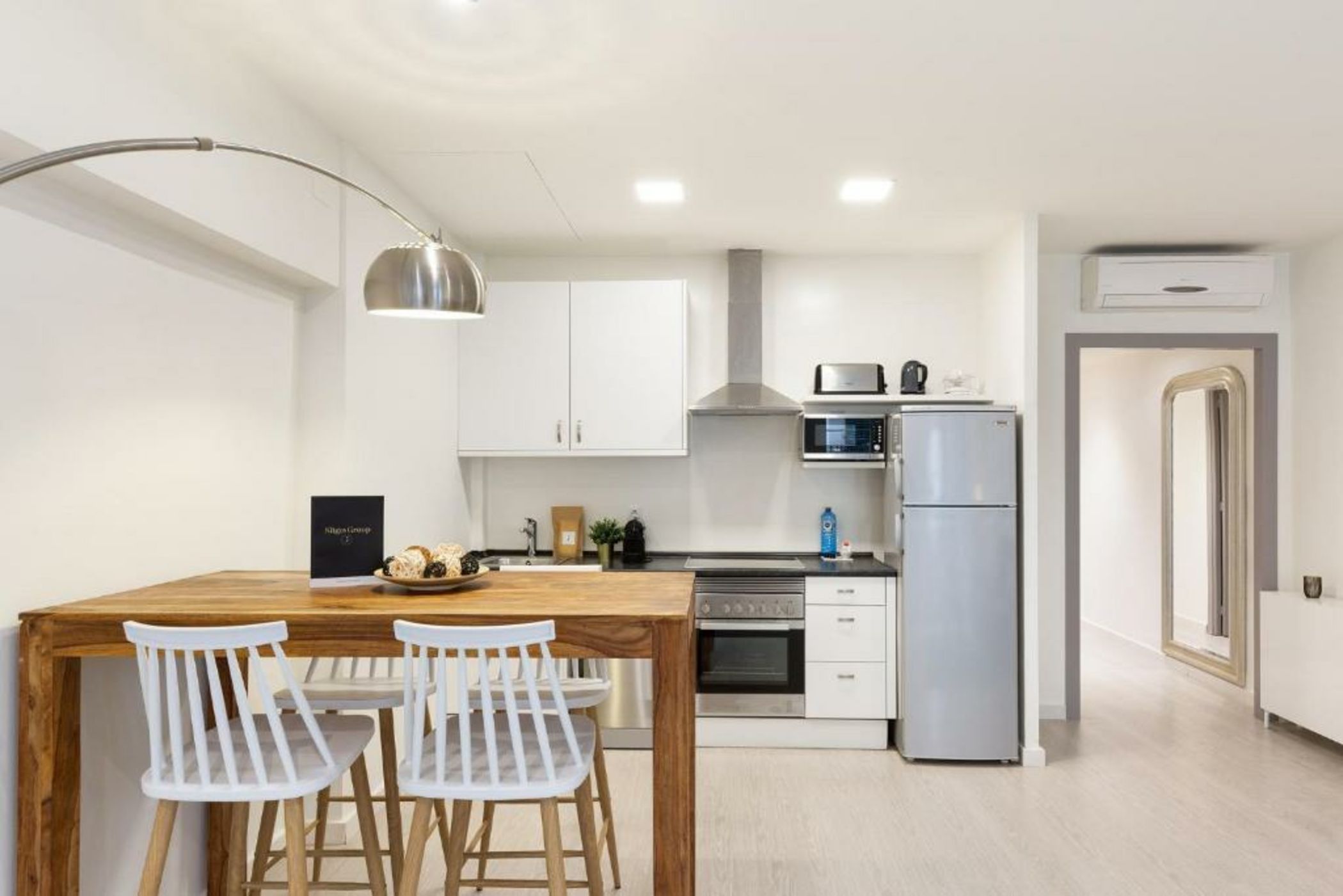 Sitges Group Blue&White