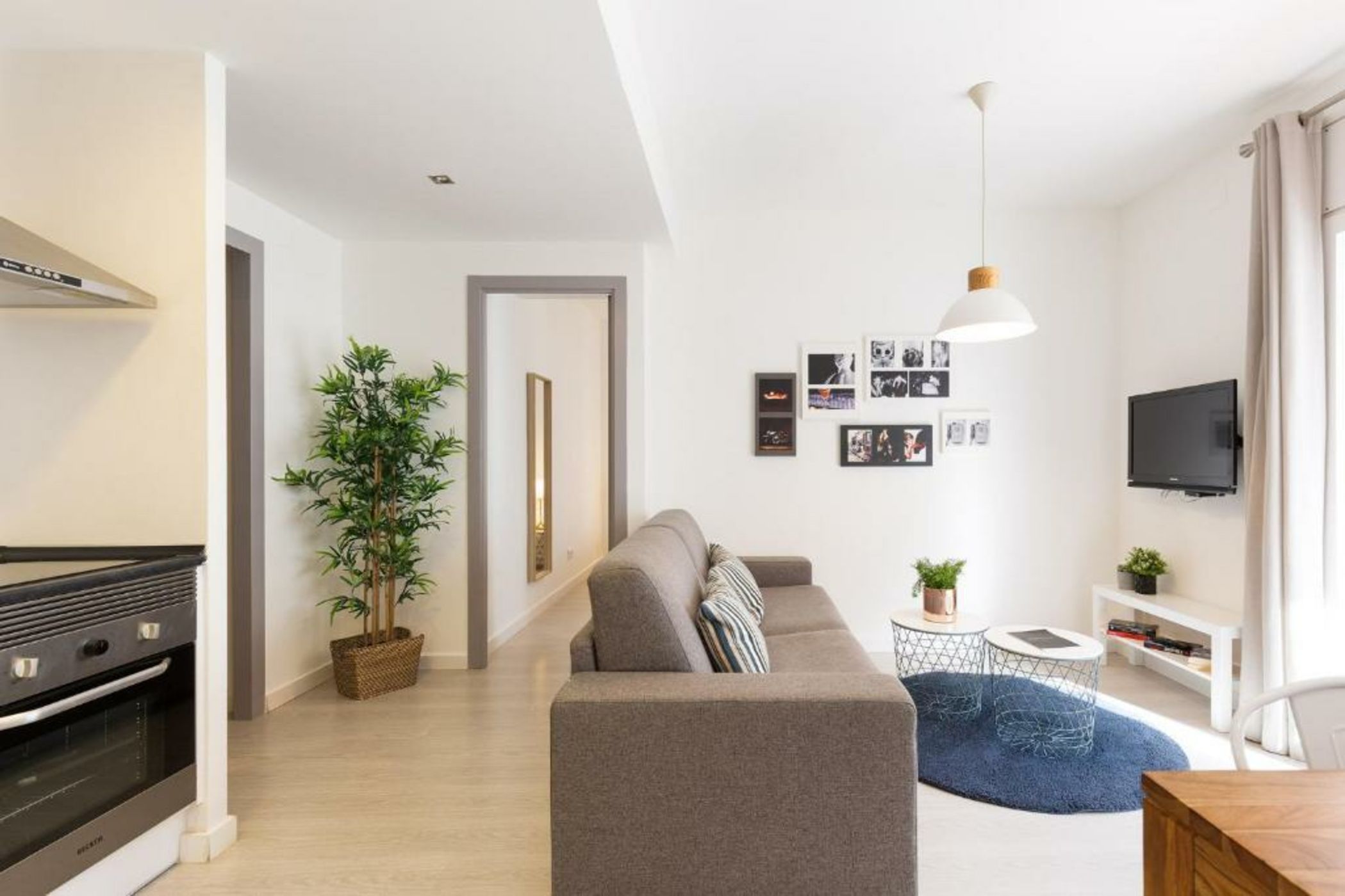 Sitges Group Blue&White