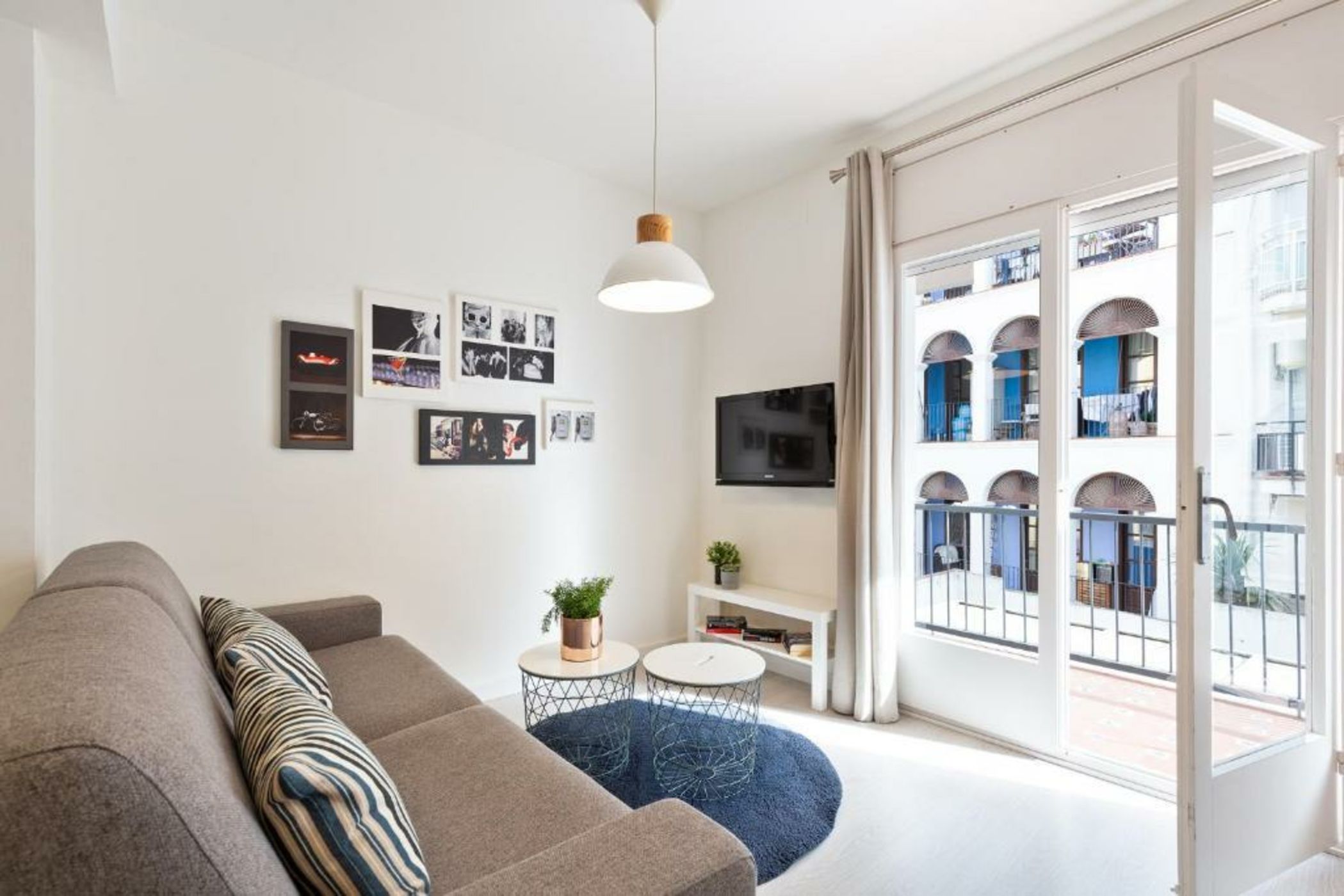 Sitges Group Blue&White