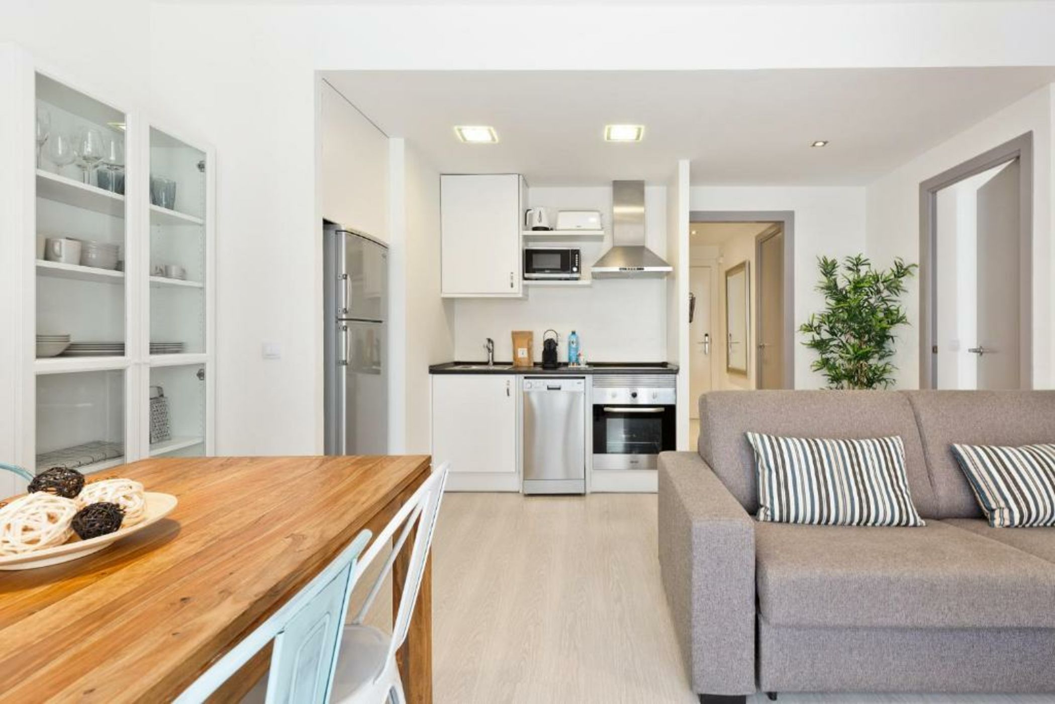 Sitges Group Blue&White