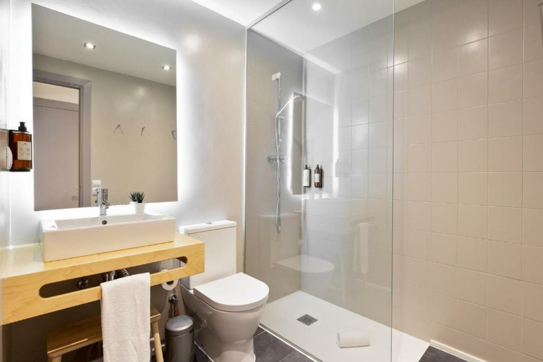 Sitges Group Blue&White